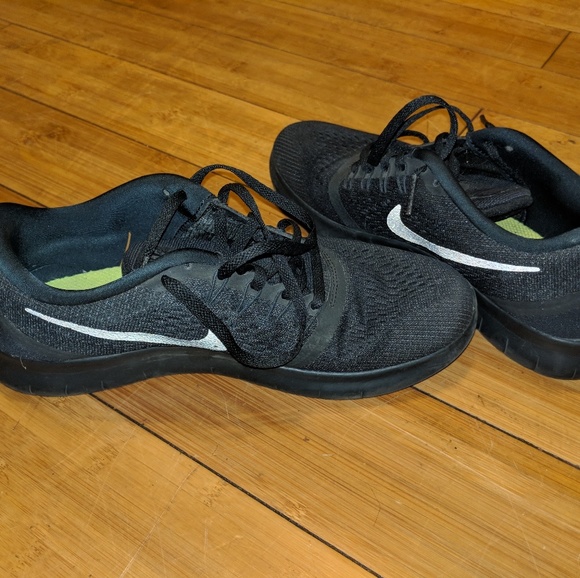 Nike runing shoes - Picture 3 of 4